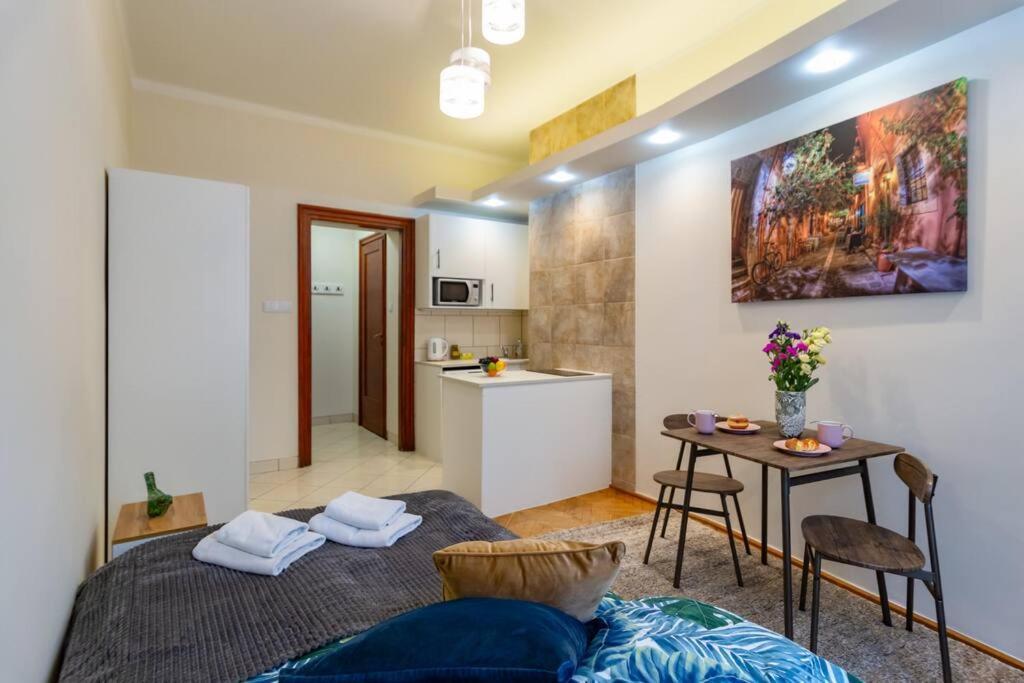 Miniscule Apartment *