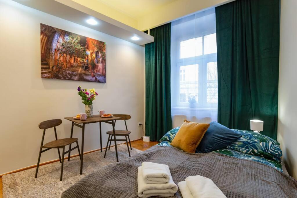 Miniscule Apartment *
